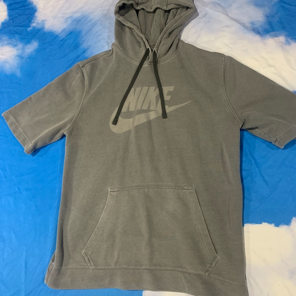 Nike short sleeved hooded shirt